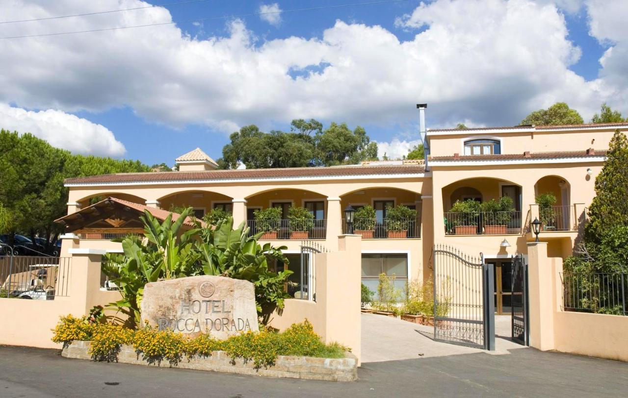 Hotel Amareclub Rocca Dorada à Santa Margherita di Pula Extérieur photo