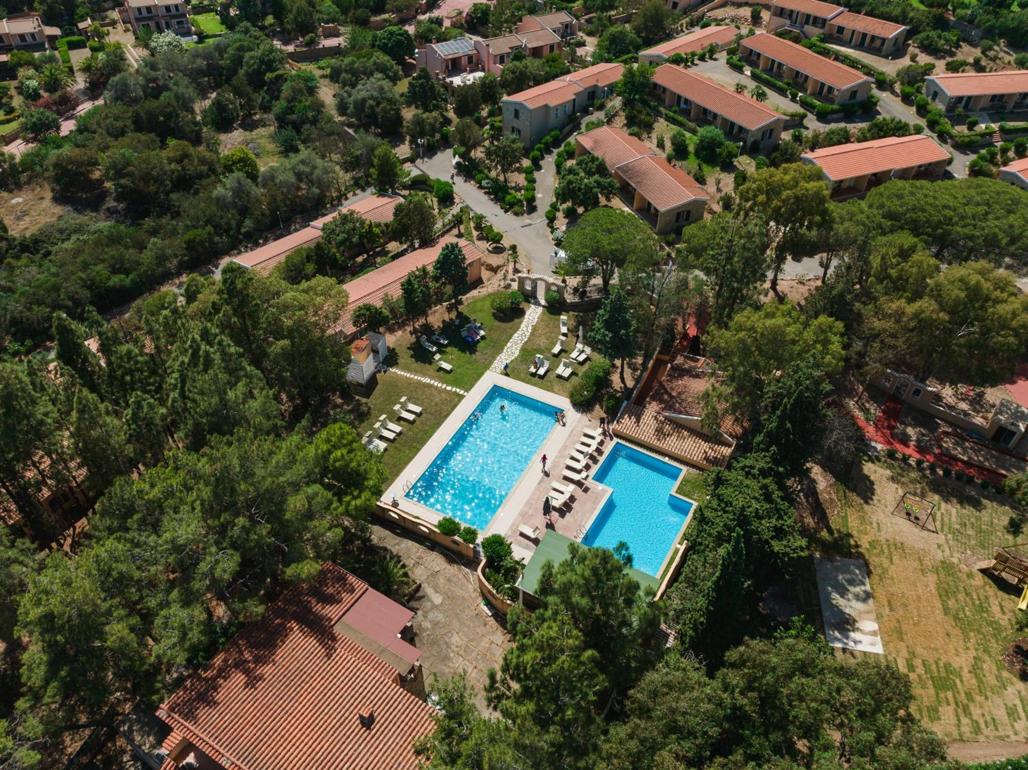 Hotel Amareclub Rocca Dorada à Santa Margherita di Pula Extérieur photo