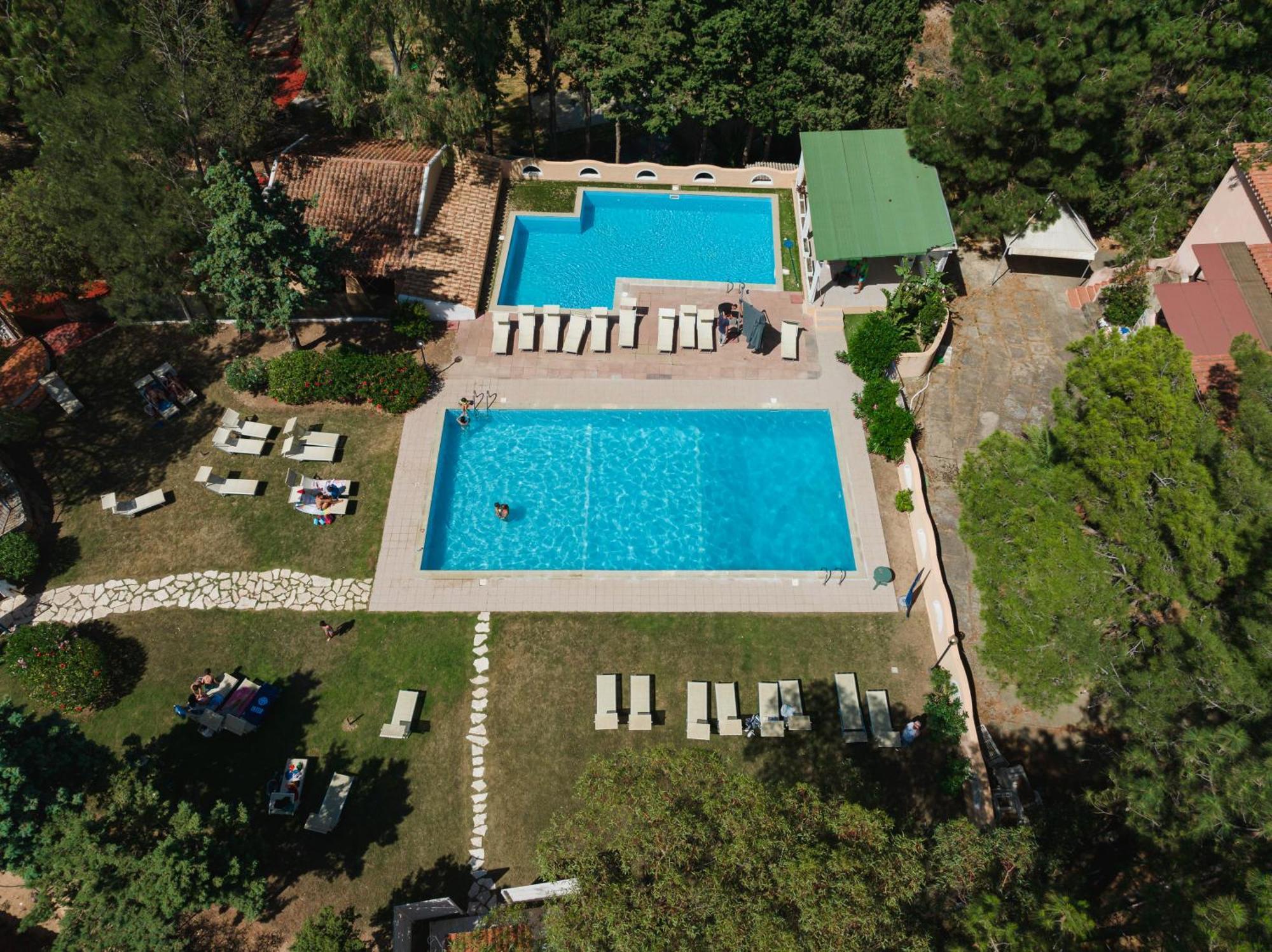 Hotel Amareclub Rocca Dorada à Santa Margherita di Pula Extérieur photo