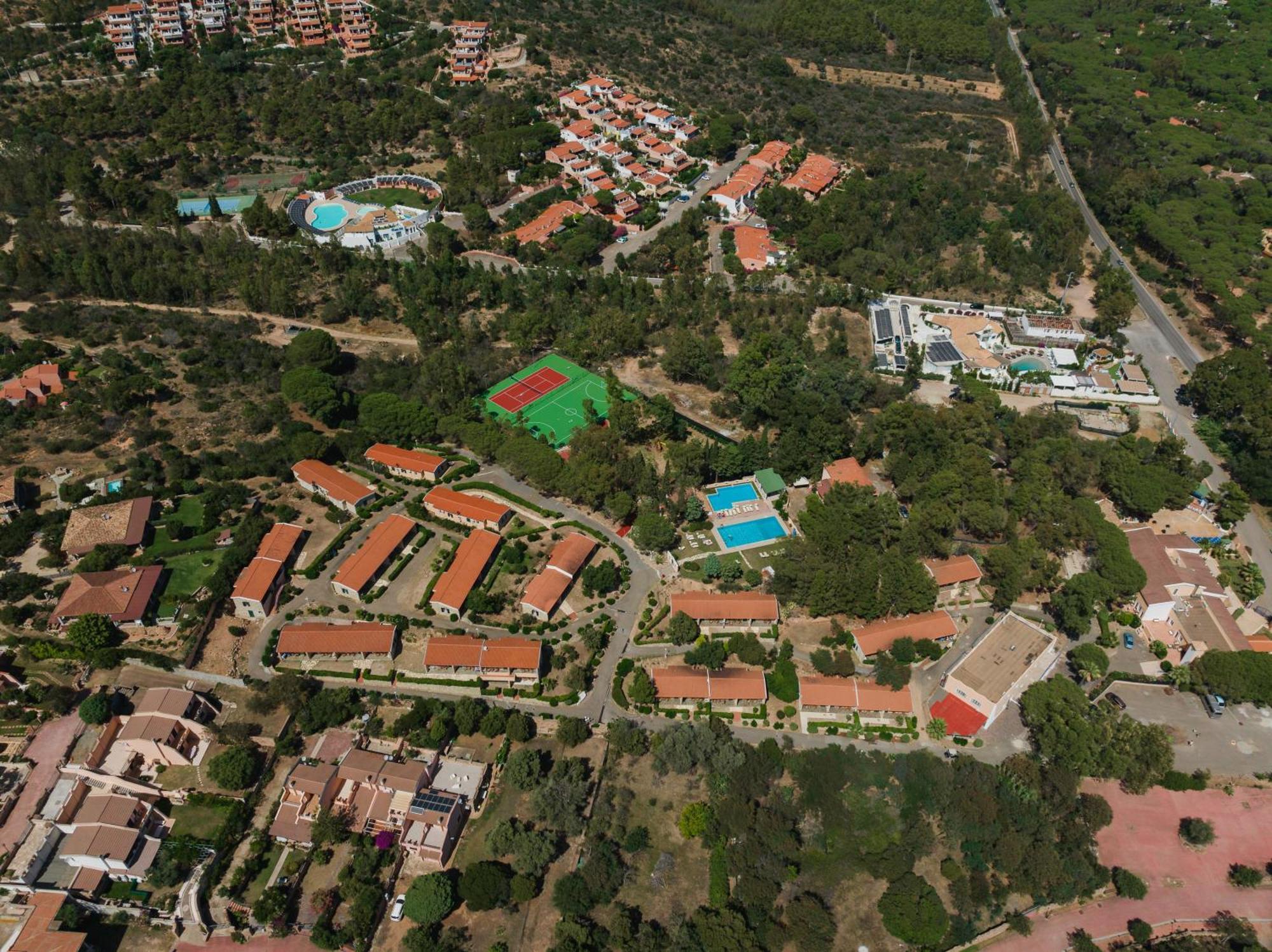 Hotel Amareclub Rocca Dorada à Santa Margherita di Pula Extérieur photo