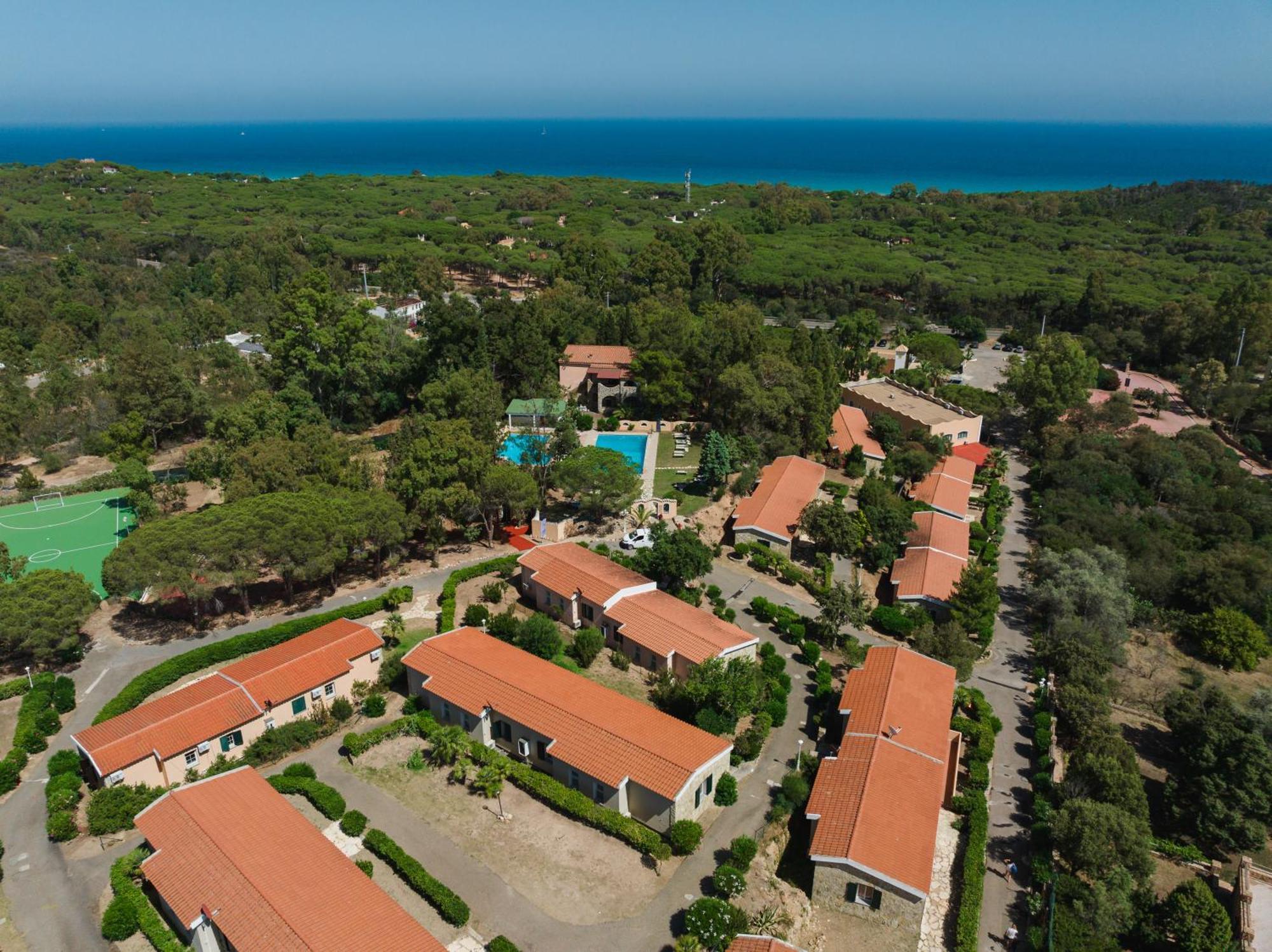 Hotel Amareclub Rocca Dorada à Santa Margherita di Pula Extérieur photo