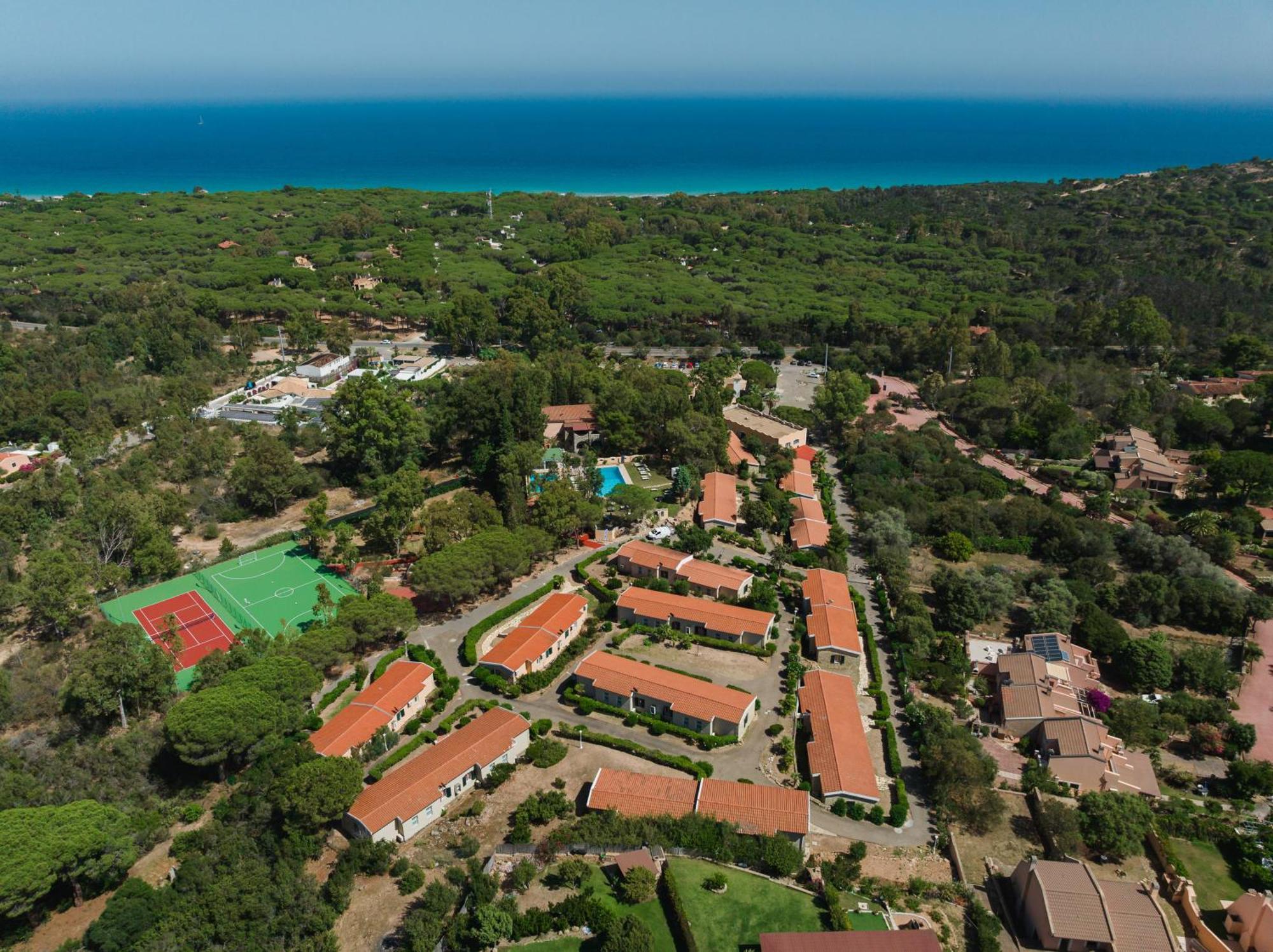 Hotel Amareclub Rocca Dorada à Santa Margherita di Pula Extérieur photo