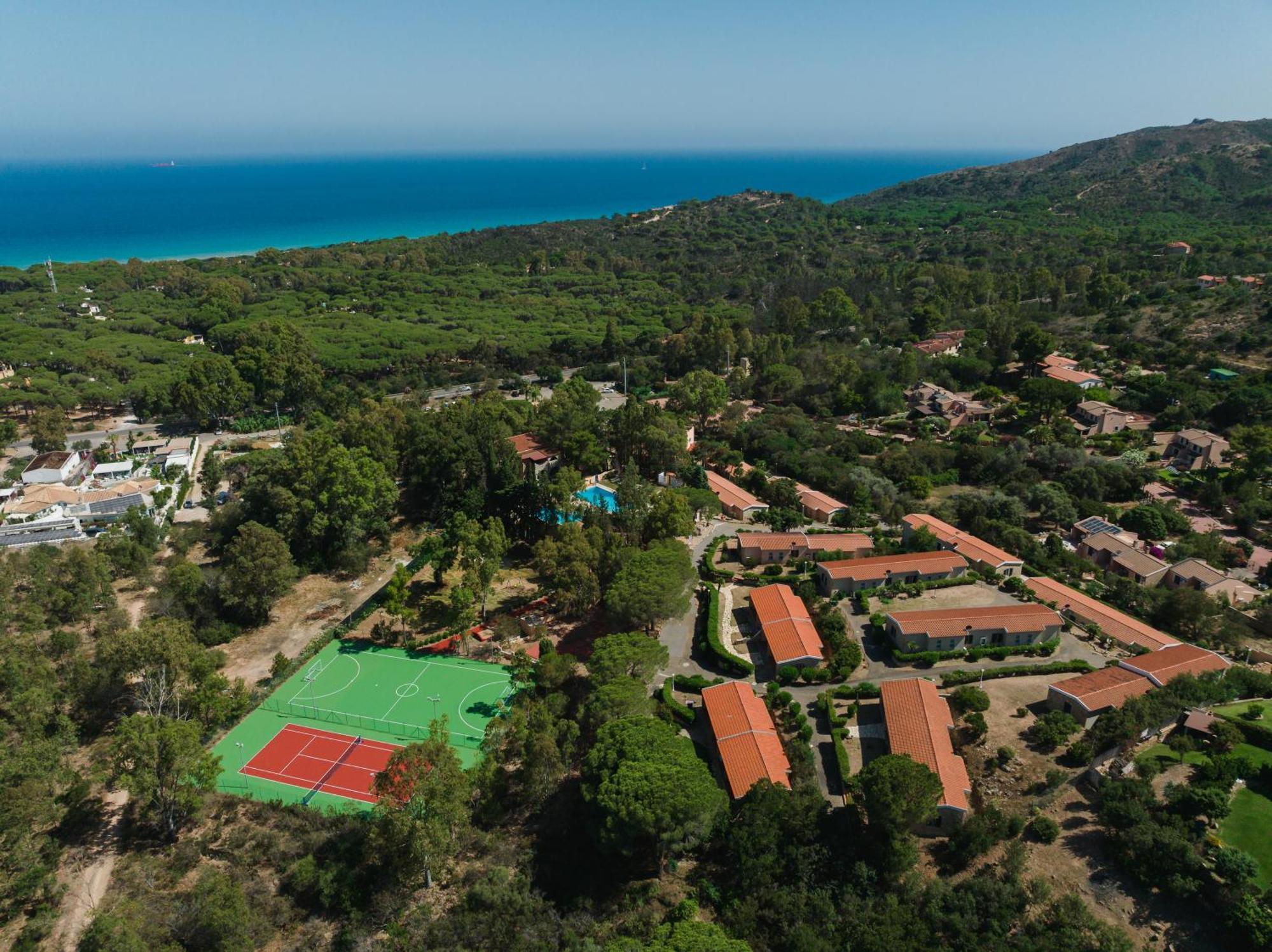 Hotel Amareclub Rocca Dorada à Santa Margherita di Pula Extérieur photo