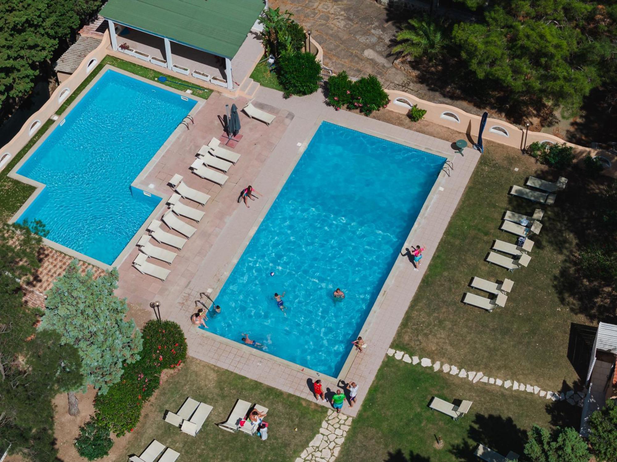 Hotel Amareclub Rocca Dorada à Santa Margherita di Pula Extérieur photo