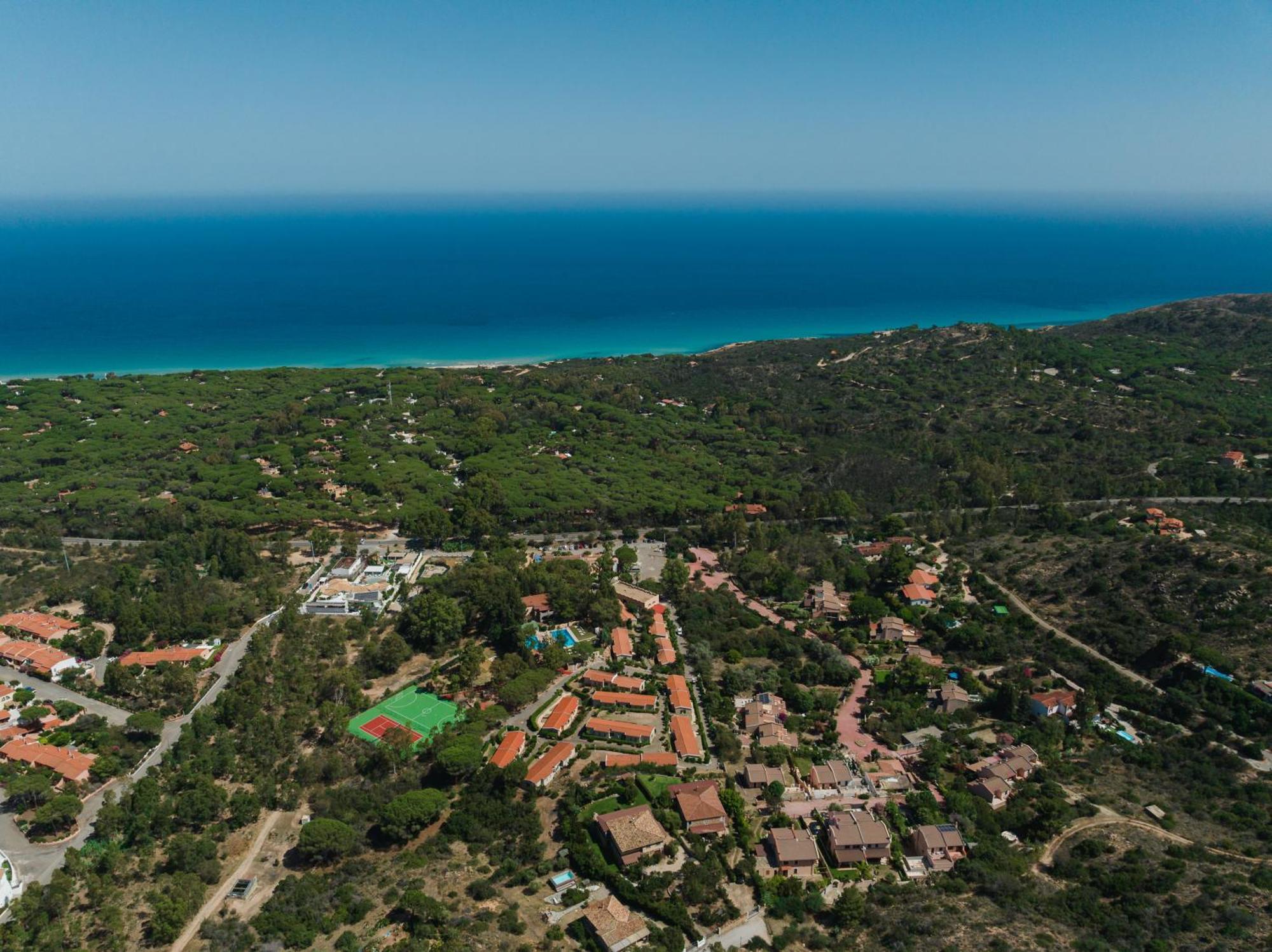 Hotel Amareclub Rocca Dorada à Santa Margherita di Pula Extérieur photo